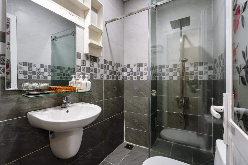 Annie-House-Washroom
